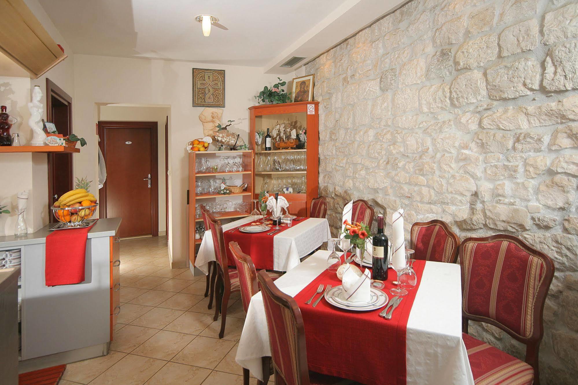 Hotel Trogir Dış mekan fotoğraf
