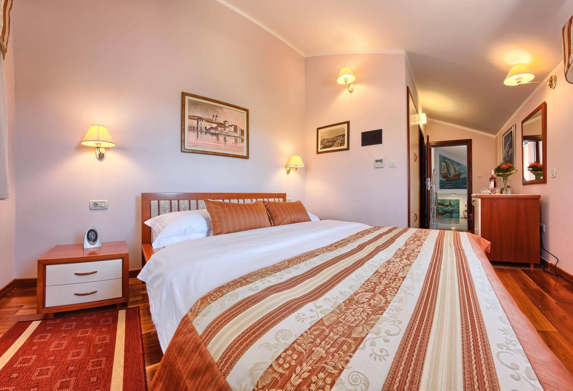 Hotel Trogir Dış mekan fotoğraf