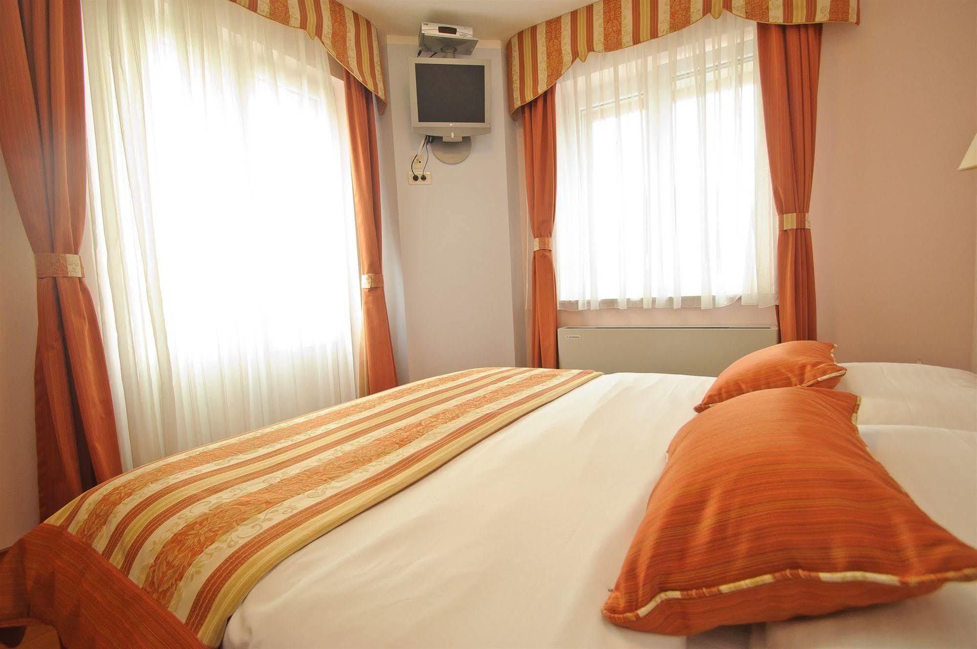 Hotel Trogir Dış mekan fotoğraf