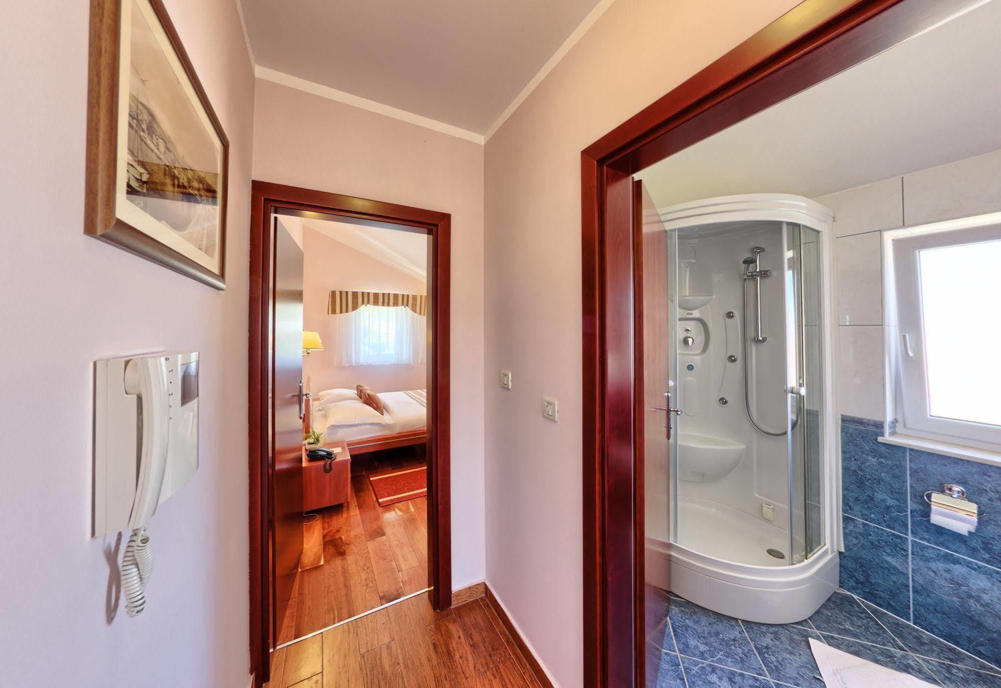 Hotel Trogir Dış mekan fotoğraf