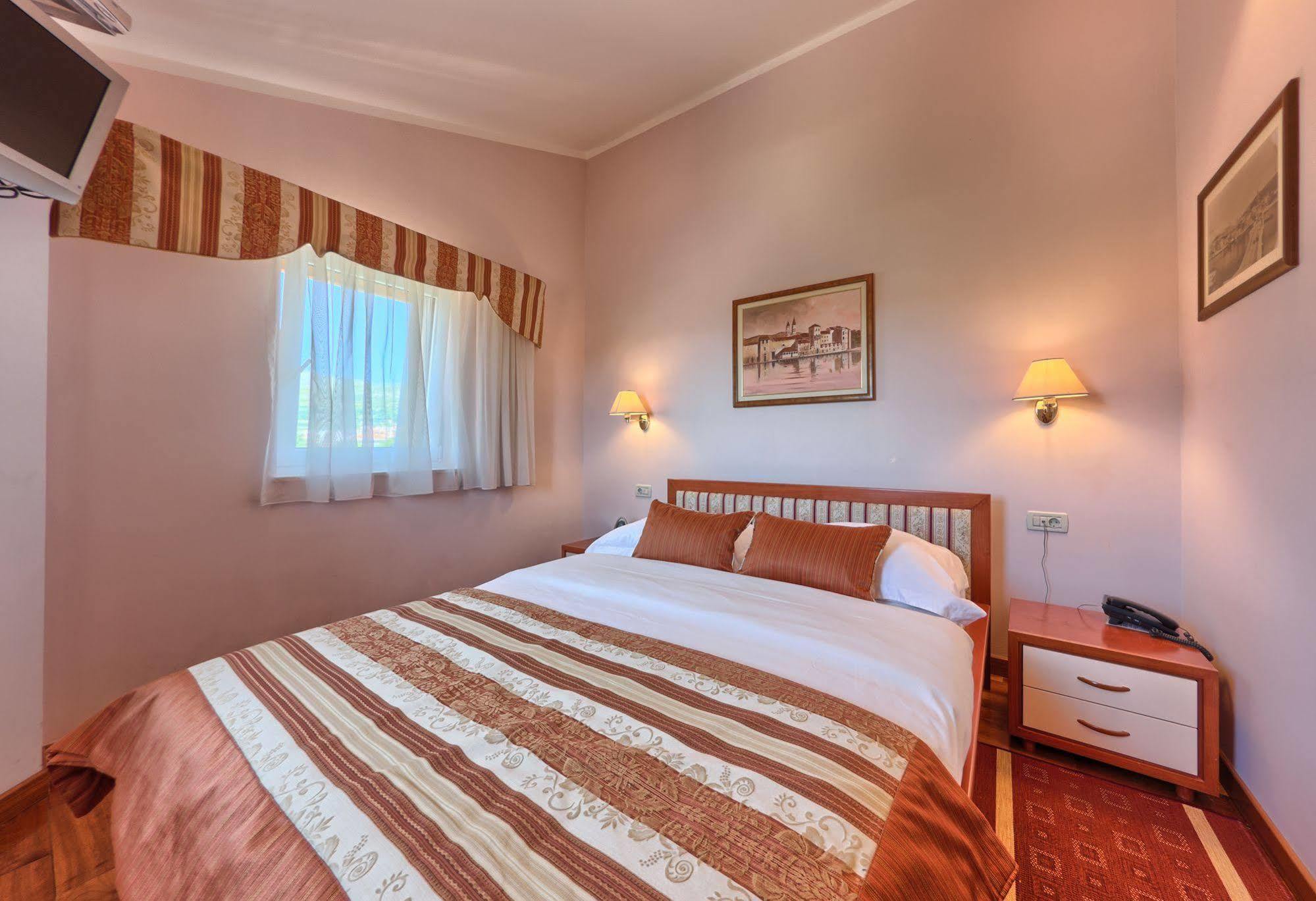 Hotel Trogir Dış mekan fotoğraf